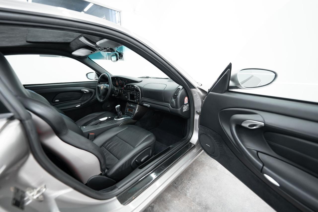 Porsche 911 Carrera cat Coupé