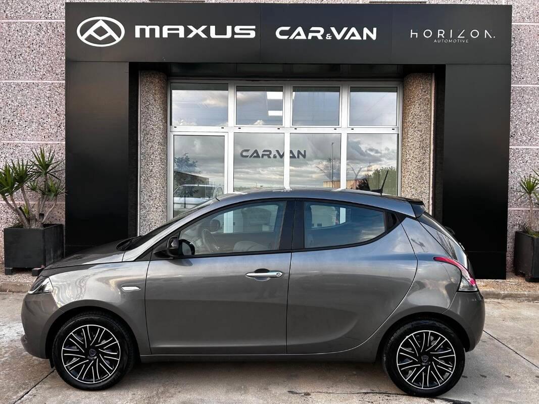 Lancia Ypsilon III Hybrid Gold – Rata 99€ mese