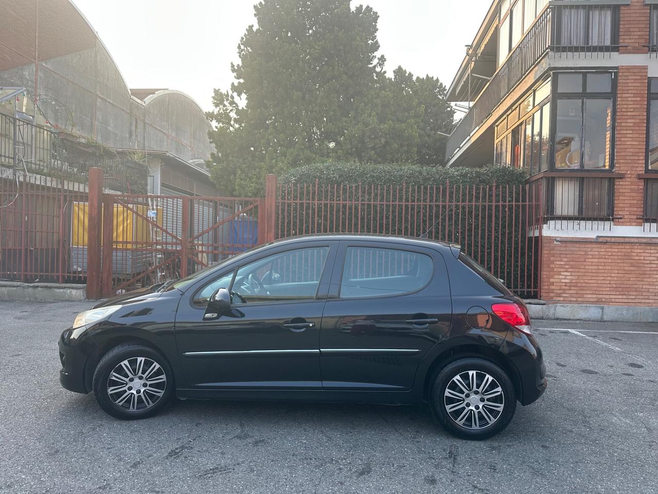 Peugeot 207 Plus 1.4 8V 75CV 5p. ECO GPL fino 2033