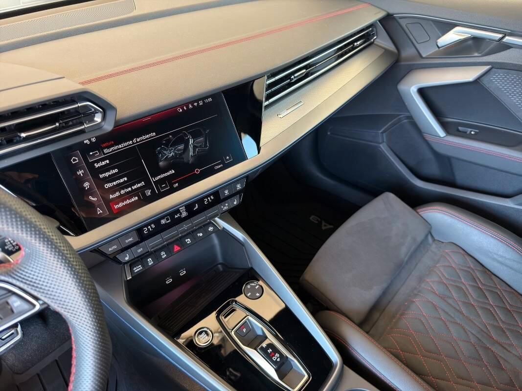 Audi A3 2.0 tdi Identity Contrast S line 150cv s-tronic