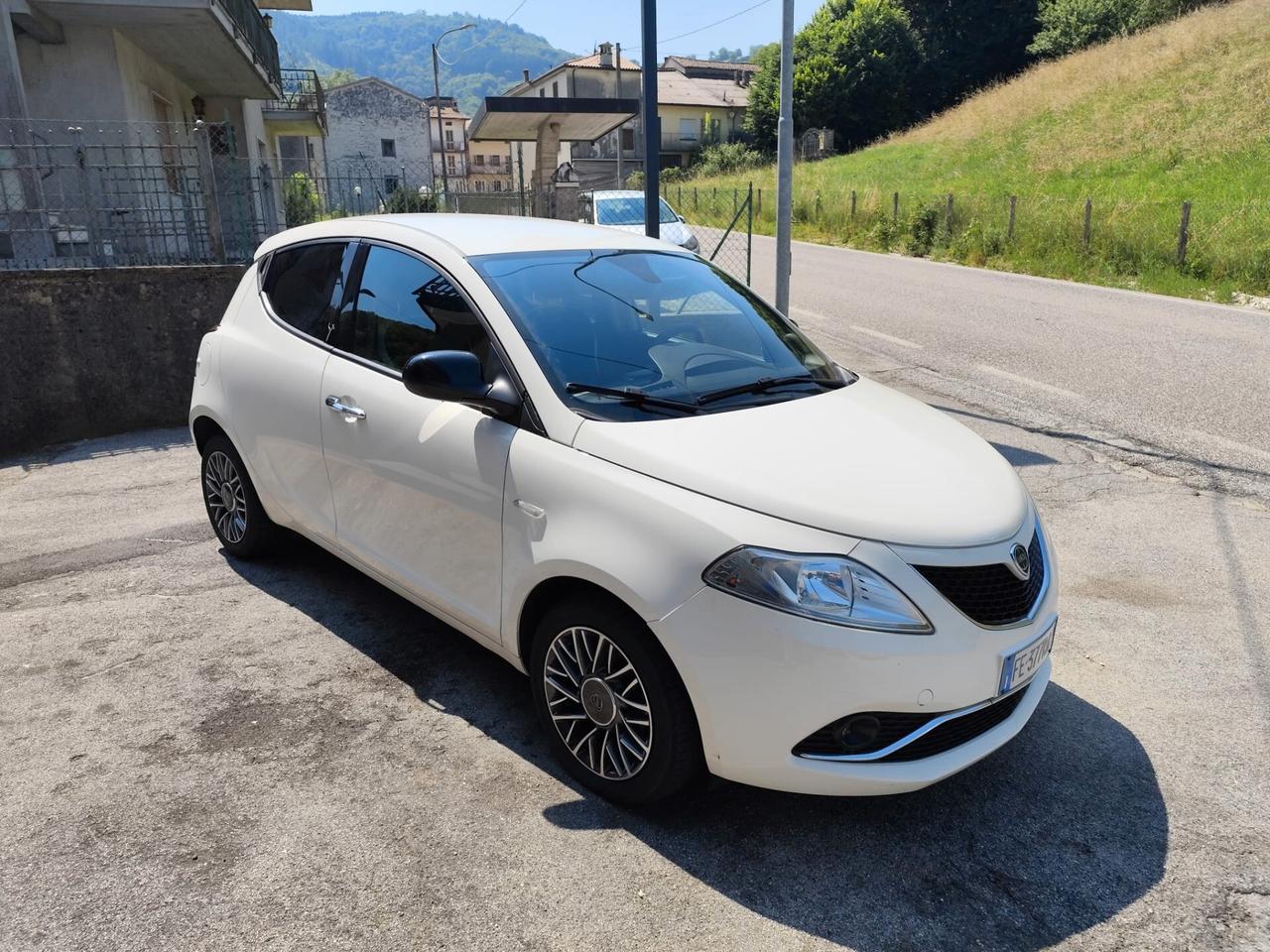 Lancia Ypsilon 1.3 MJT 16V 95 CV 5 porte S&S Gold