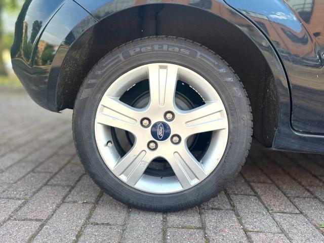Ford Fiesta GOMME NUOVE!