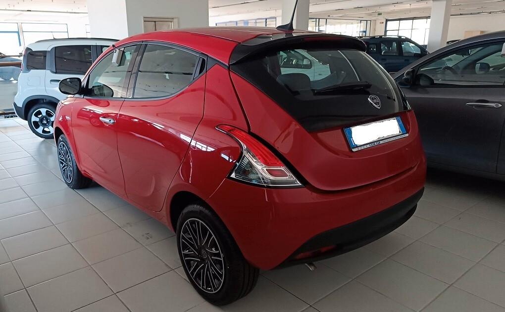 Lancia Ypsilon 1.0 FireFly 5 porte S&S Hybrid Oro