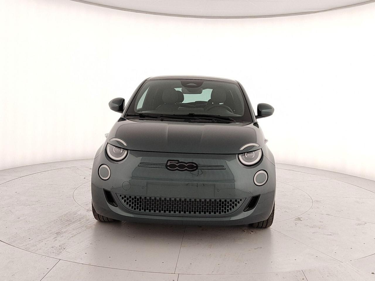 Fiat 500e Berlina 42 kWh Giorgio Armani