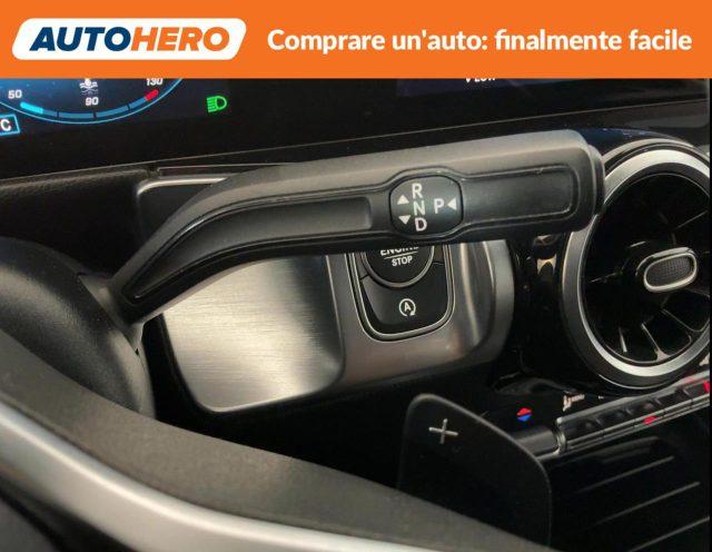 MERCEDES-BENZ GLB 200 d Automatic Sport