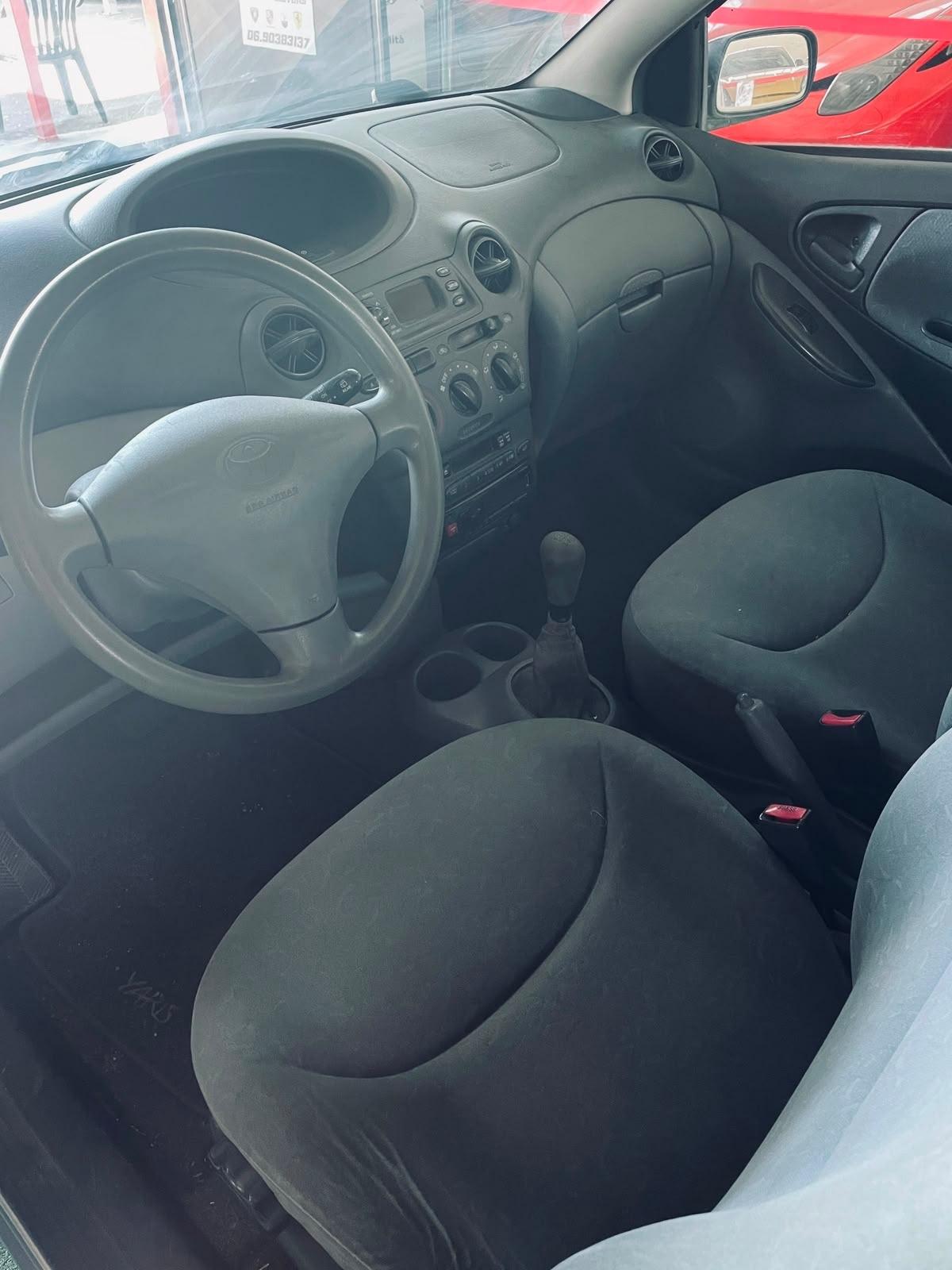 Toyota Yaris 1.0 Semi Automatica PERMUTE RATE