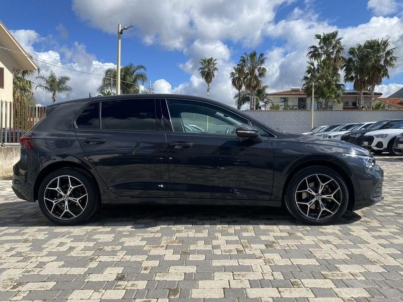 Volkswagen Golf 8 Life 2.0 TDI 116CV