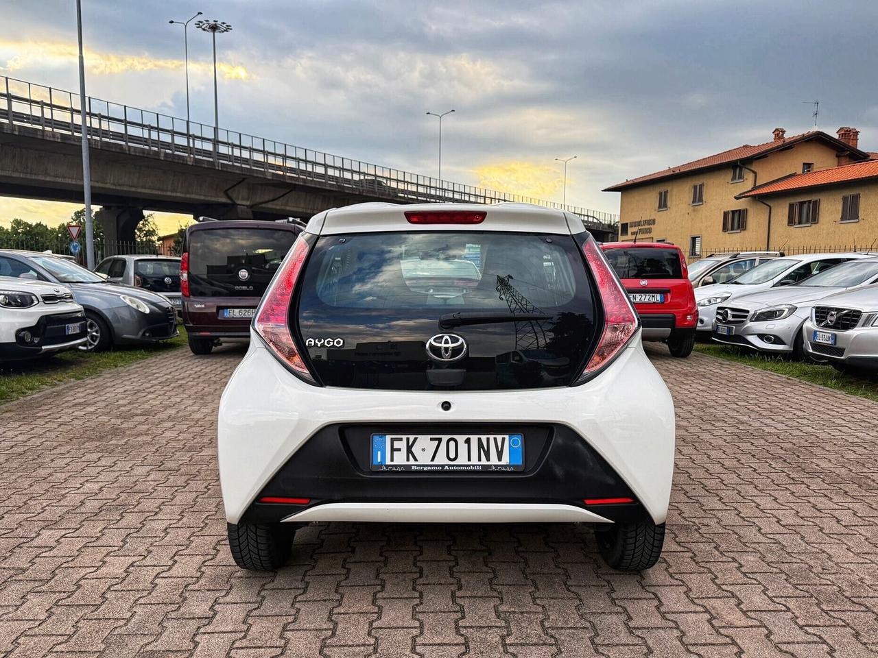 Toyota Aygo 1.0 VVT-i 69 CV 5 porte OK NEOPATENTATI