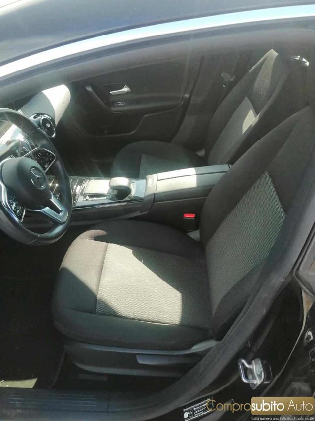 MERCEDES-BENZ CLA 180 Automatic Shooting Brake Sport