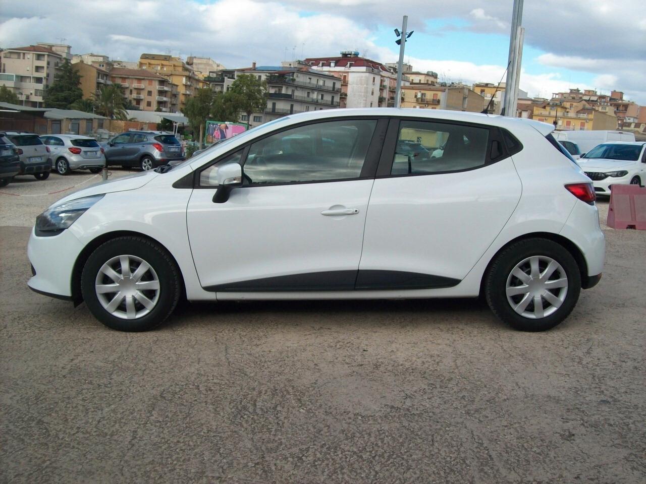 RENAULT CLIO 1.2 CV.75 5P LIFE "2015"
