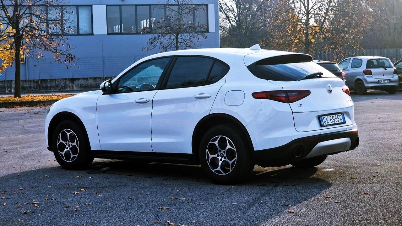 Alfa Romeo Stelvio 2.2 Turbodiesel 190 CV AT8 Q4 Super