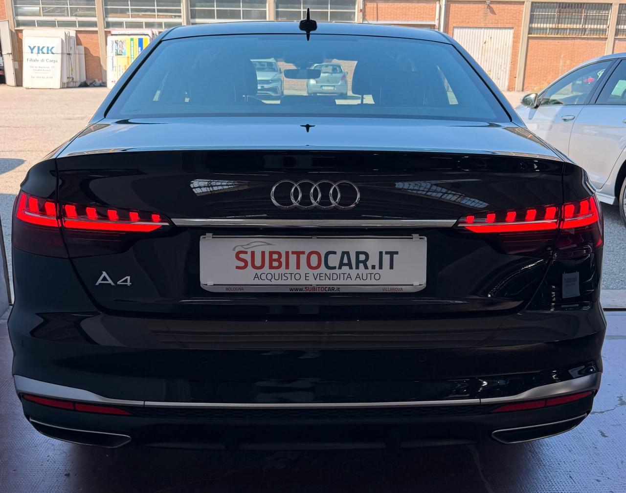 Audi A4 35 TDI/163 CV S tronic line edition fari Matrix