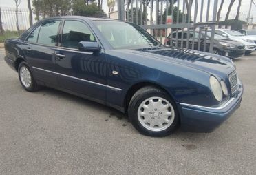 Mercedes-benz E 200 Cat Avantgarde