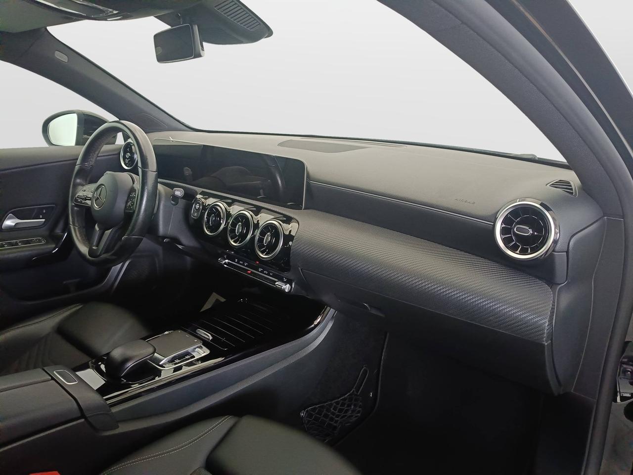 Mercedes-Benz Classe A - W177 2018 - A 180 d Sport Light auto