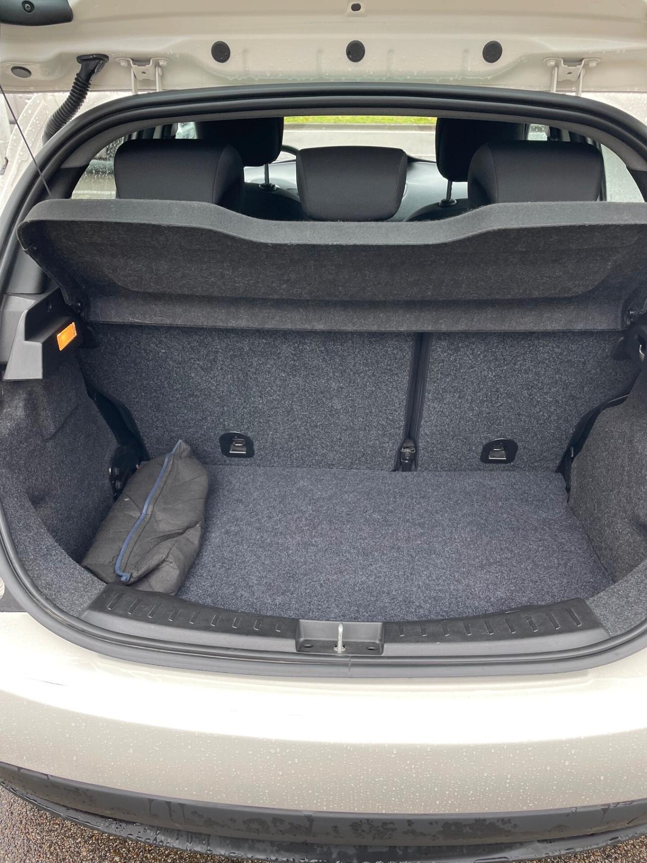 Lancia Ypsilon 1.2 69 CV 5 porte GPL Ecochic Elefantino Blu