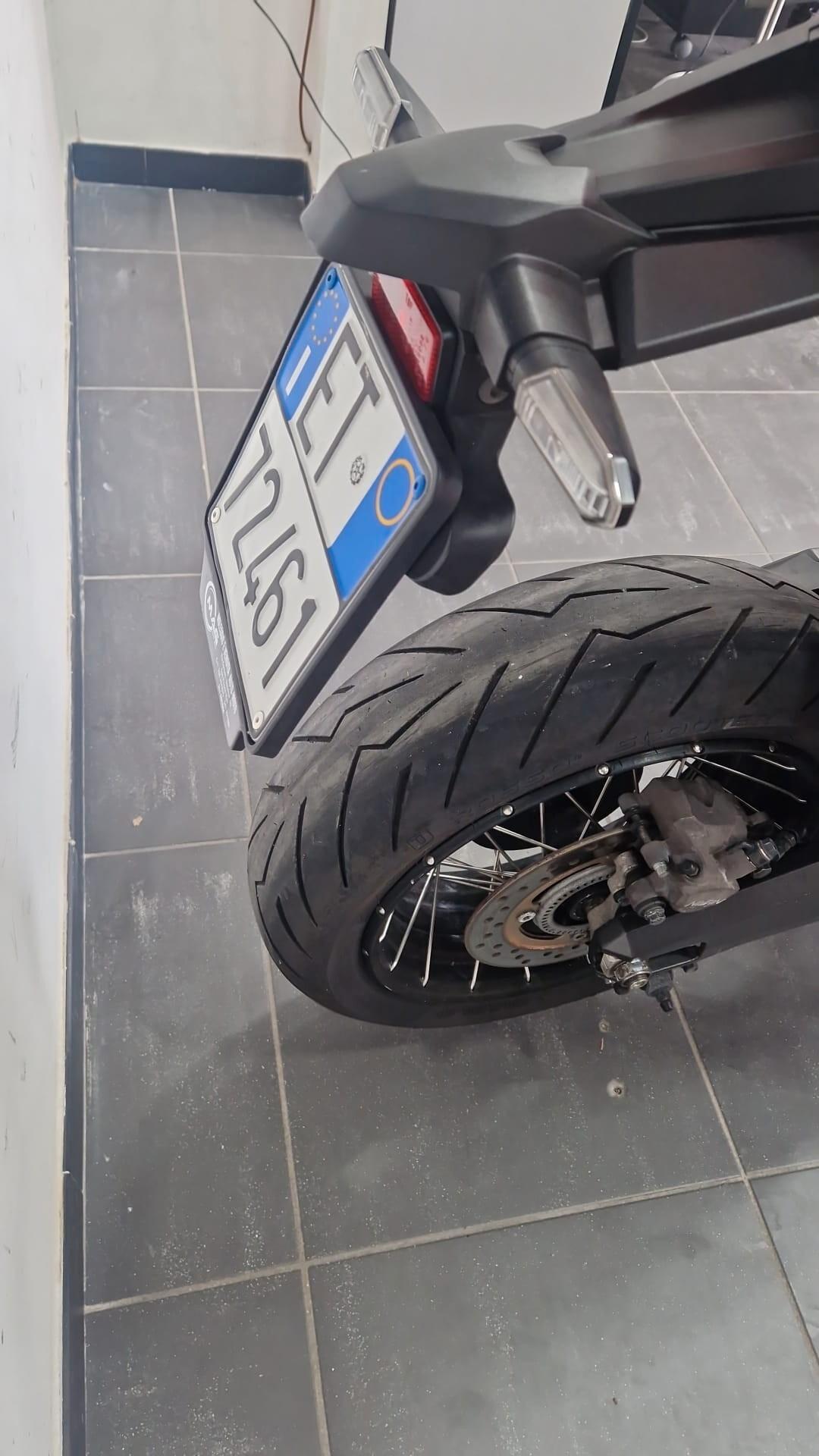 Honda X-ADV 750 BASE