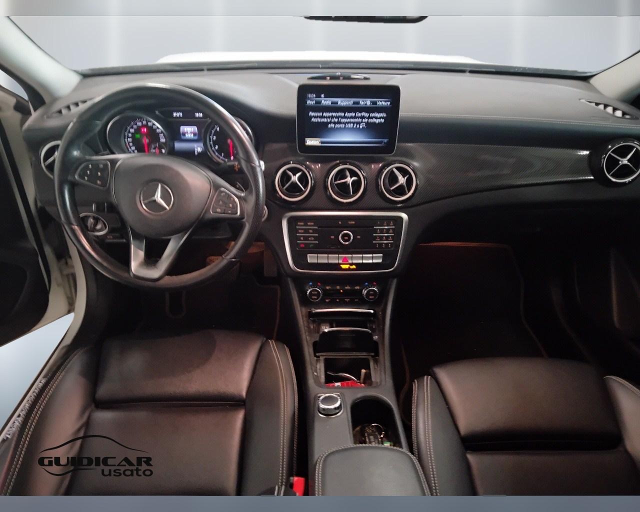 Mercedes-Benz GLA-X156 2017 - GLA 180 Night Edition auto