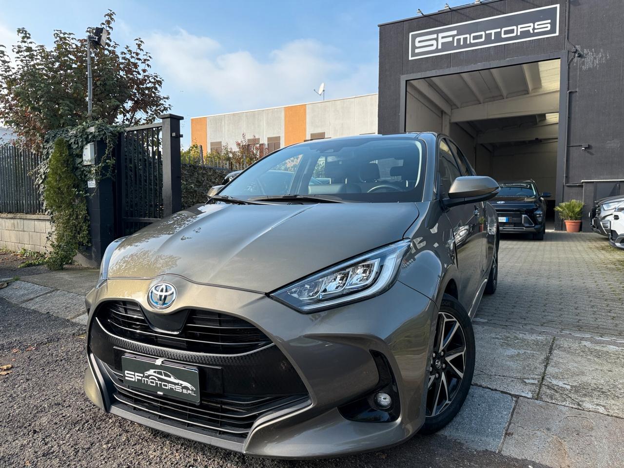 Toyota Yaris 1.5 Hybrid 5 porte Lounge Blue