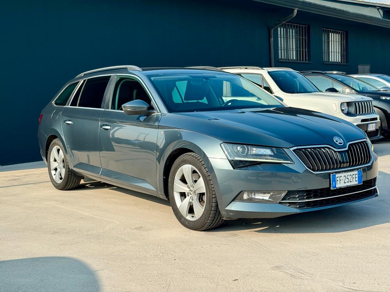 Skoda Superb Wagon Superb wagon 1.6 tdi Ambition