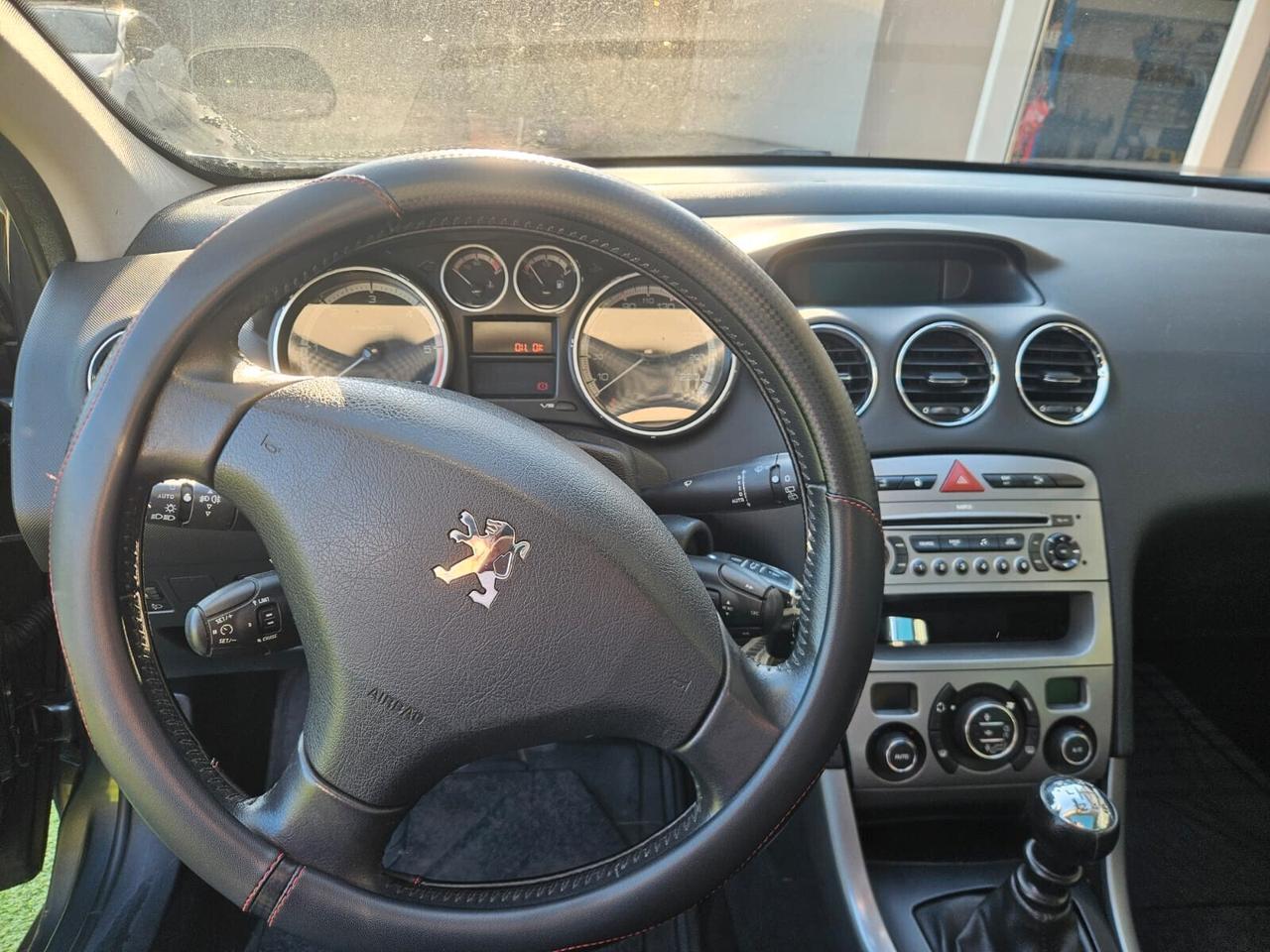 Peugeot 308 2.0 HDi 136CV aut. SW Ciel Féline 7 posti