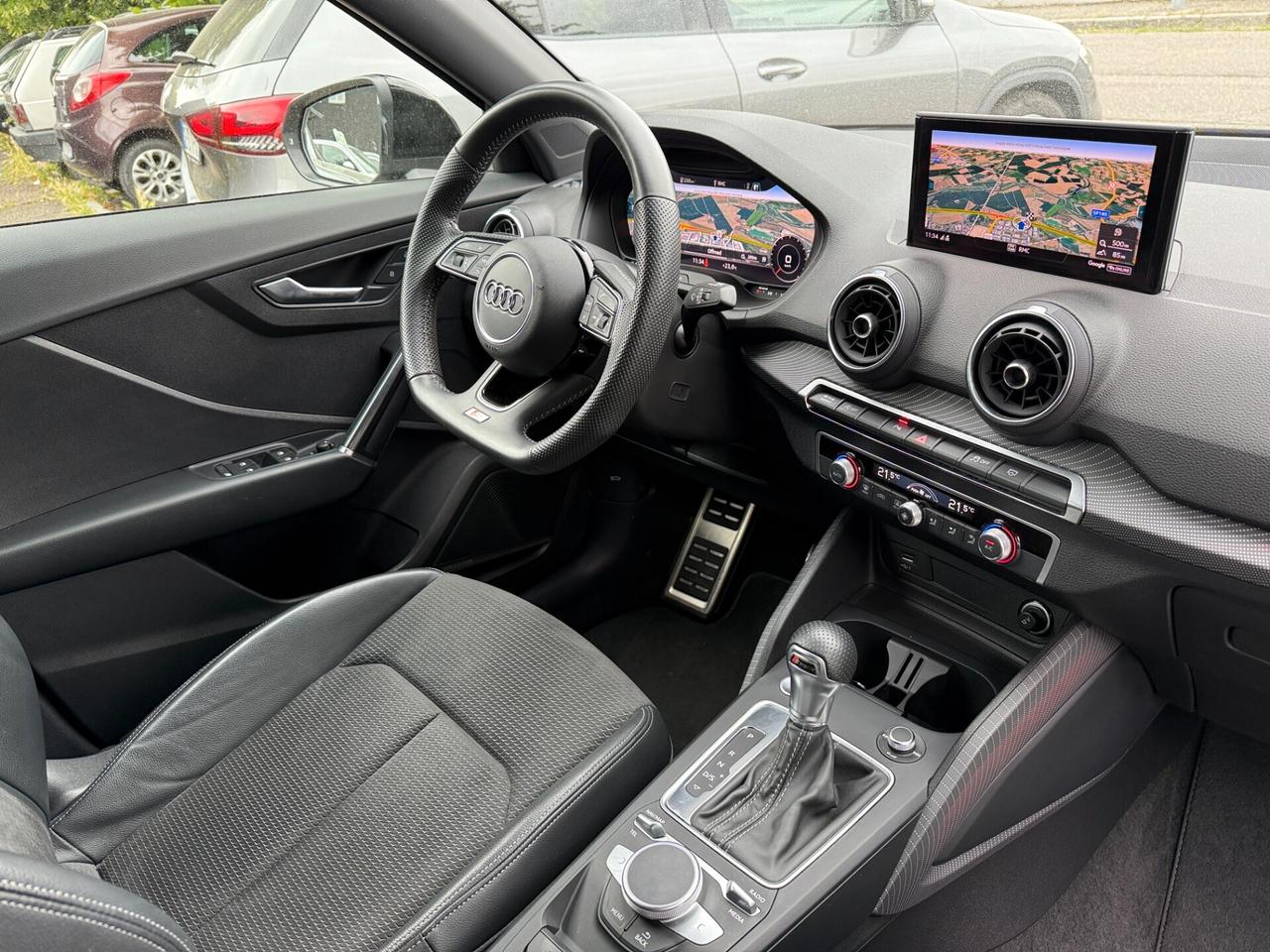 Audi Q2 40 TFSI S tronic Identity Black S Line QUATTRO