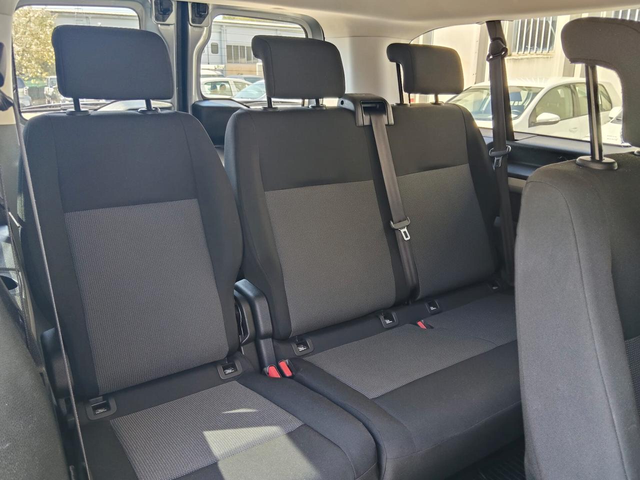 Peugeot Traveller Long Business 120 cv EAT8 9 Posti