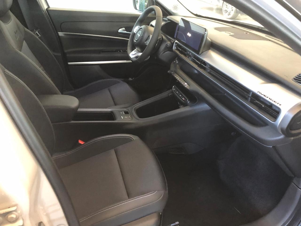 Jeep Avenger 1.2 Turbo 110 CV MHEV Summit