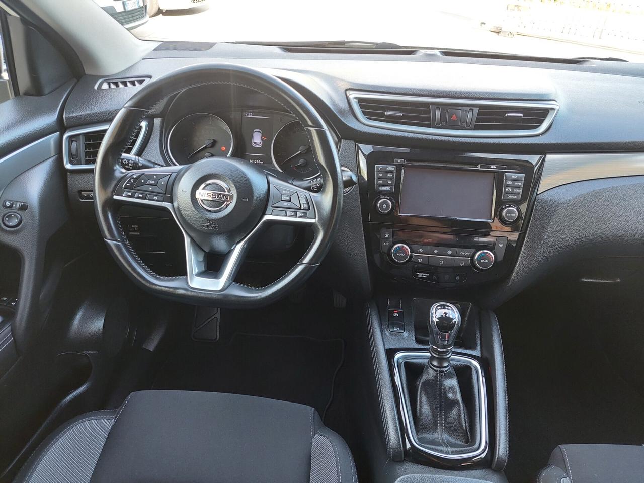 Nissan Qashqai 1.6 dCi 131CV TETTO P.