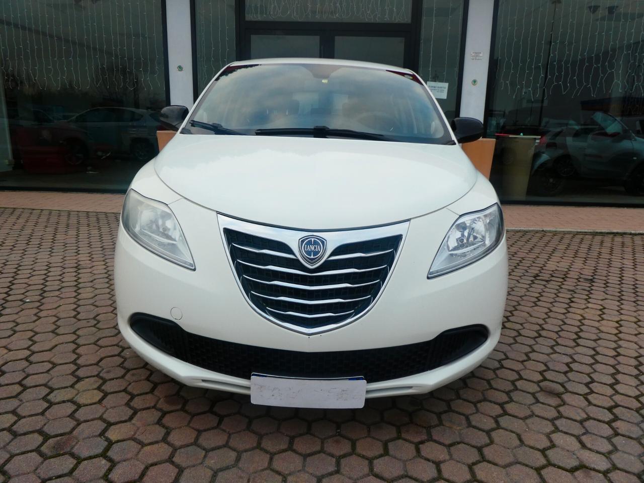 Lancia Ypsilon 1.3 MJT 16V 95 CV 5 porte OK NEOPATENTATI