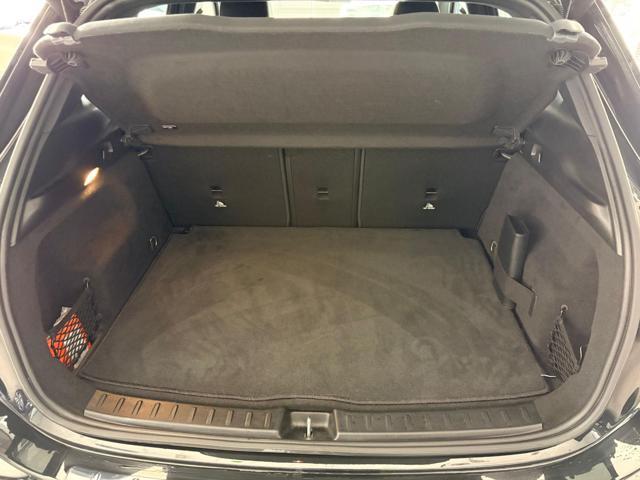 MERCEDES-BENZ GLA 180 d Premium AMG Night Pack AMBIENT * NEOPATENTATI *