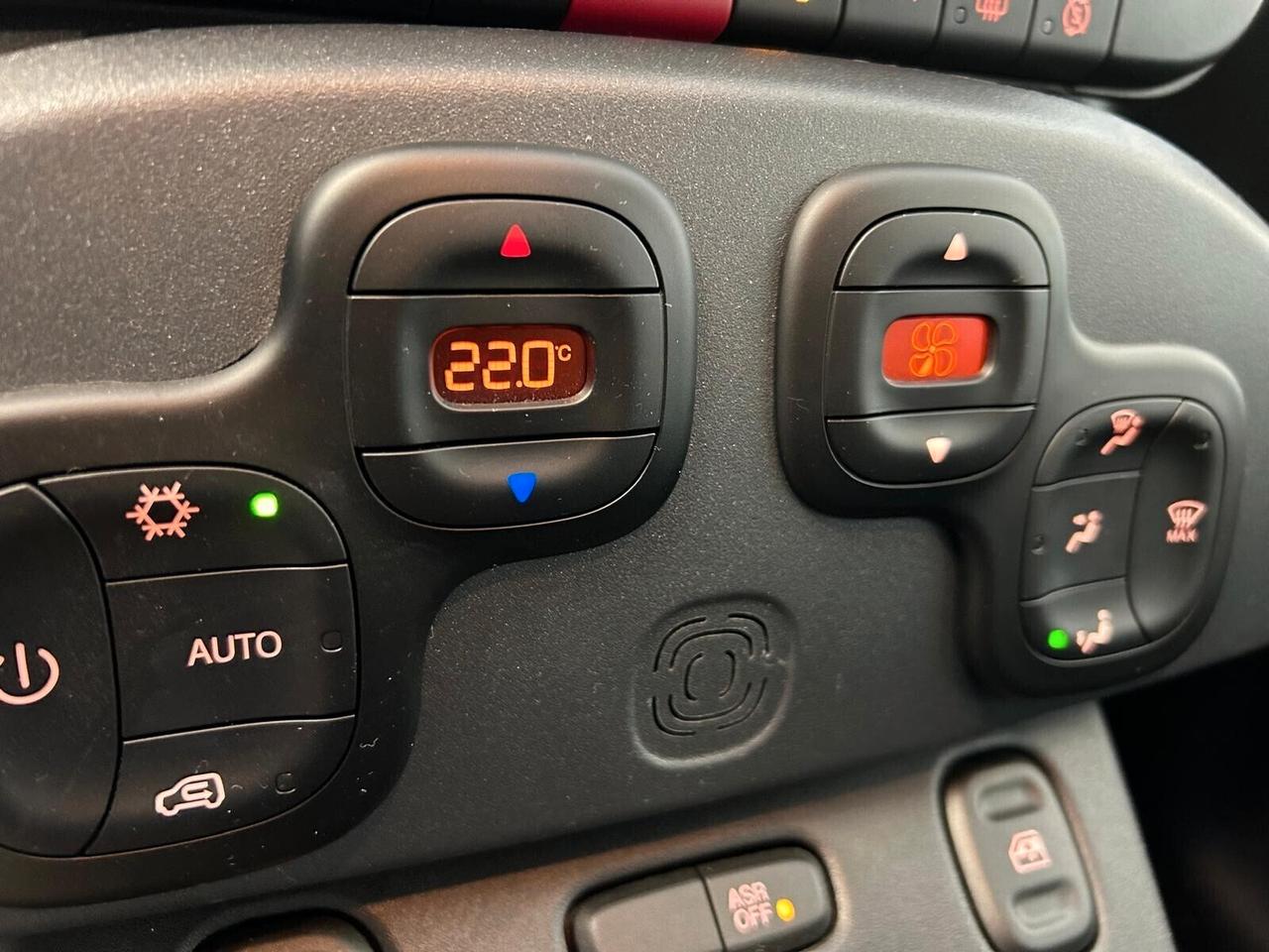 Fiat Panda CROSS 1.0 FireFly Hybrid 6mt SPOTICAR
