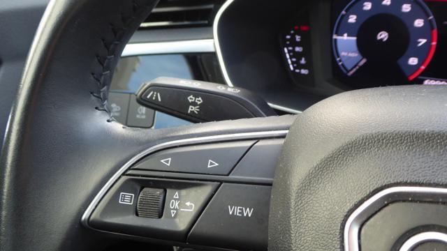 AUDI Q3 35 TFSI Business