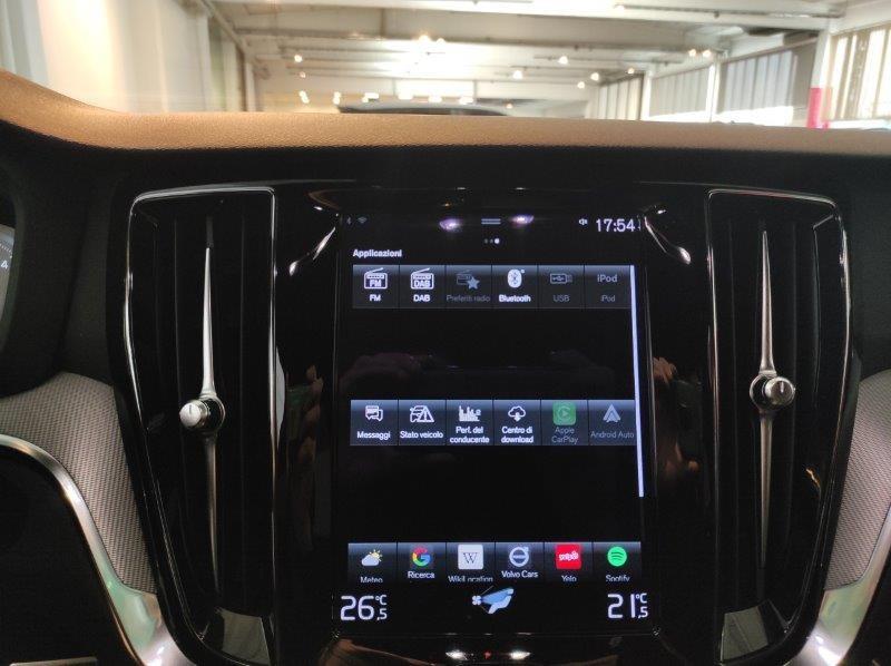 VOLVO V60 (2018-->) - V60 B4 (d) Geartronic R-Design