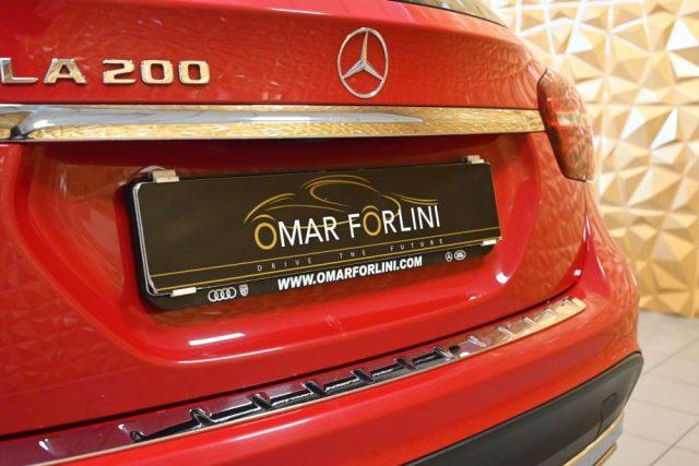 MERCEDES-BENZ GLA 200 PREMIUM AMG AUTO TETTO CAM PELLE LED 19"STRAFULL!!