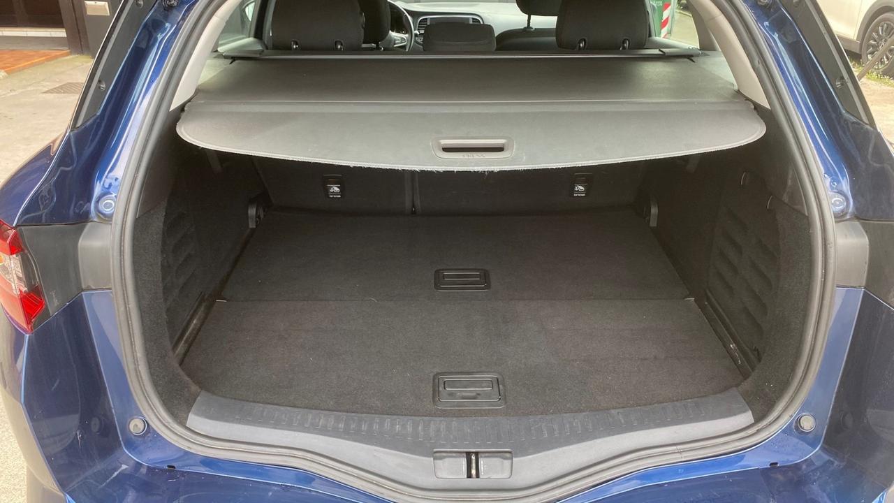 Renault Megane Mégane Sporter Blue dCi 115 CV EDC autocarro