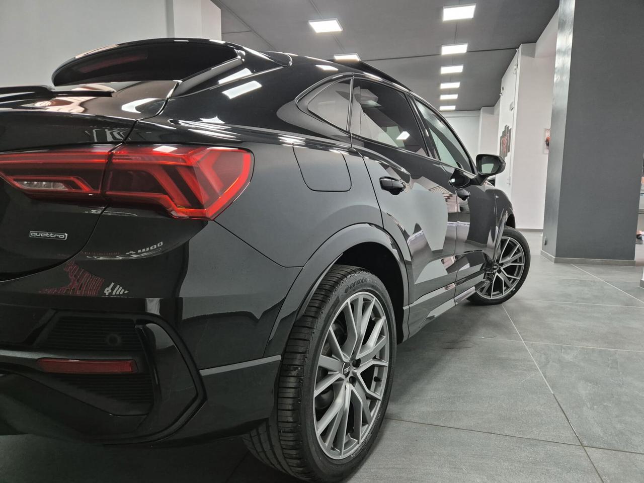 Audi Q3 SPORTBACK 35 TDI quattro S-tronic S-line