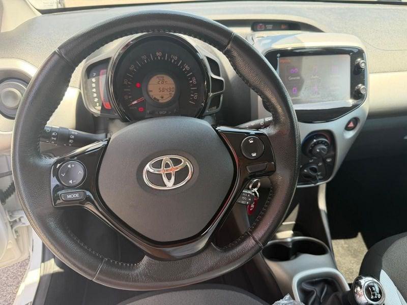 Toyota Aygo 1.0 70 CV x-play, RETRO, CERCHI IN LEGA