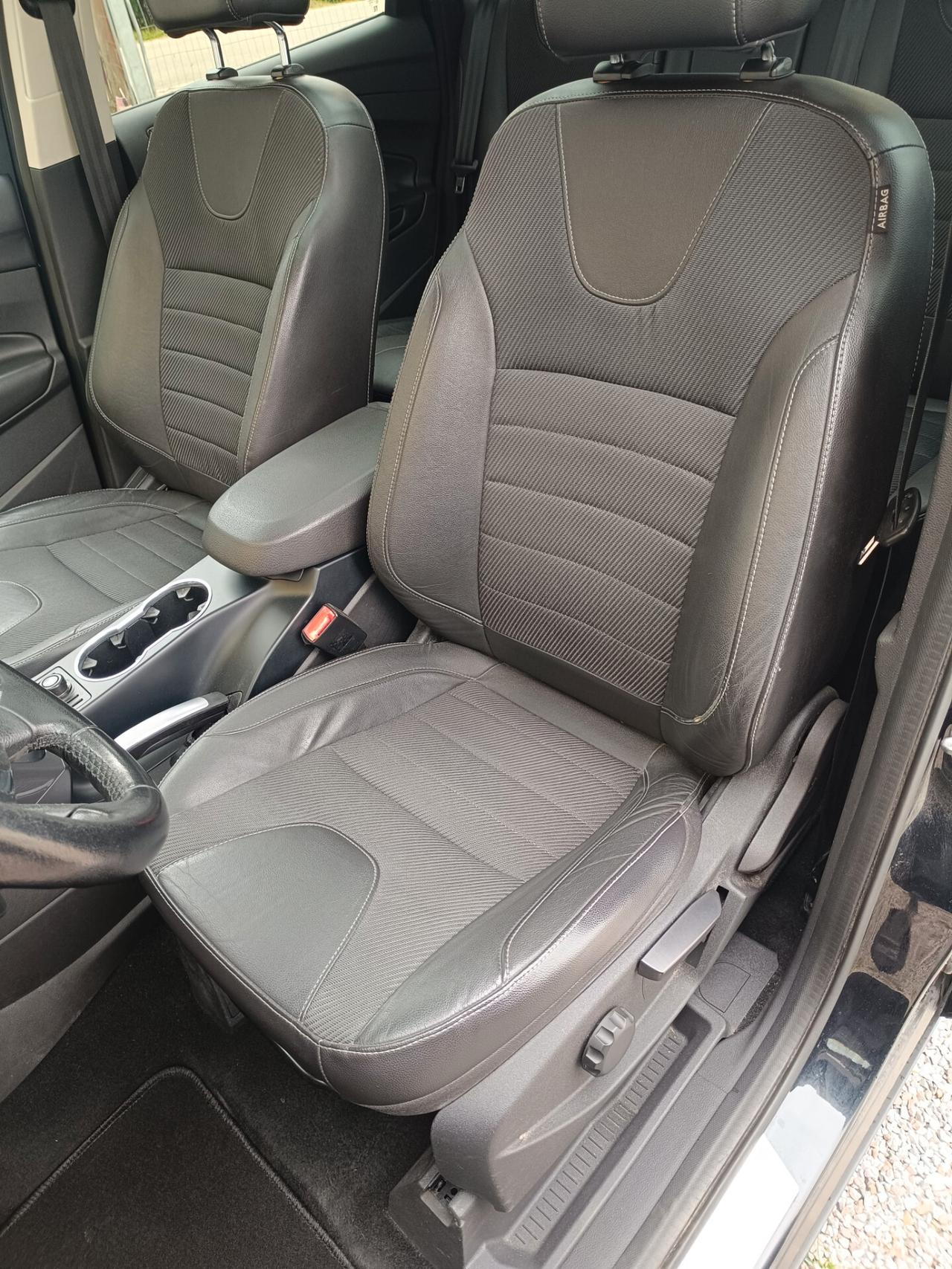 Ford Kuga 2.0 TDCI 140 CV 4WD Powershift Business