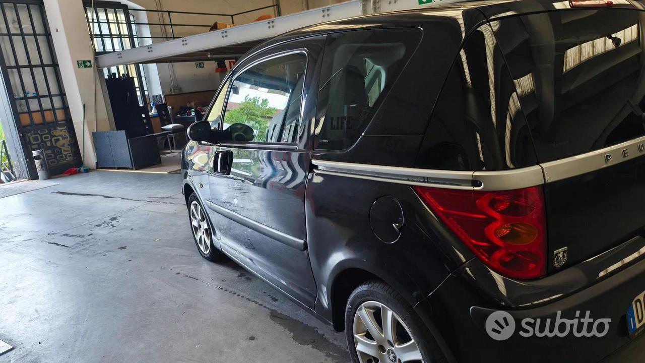Peugeot 1007 benzina