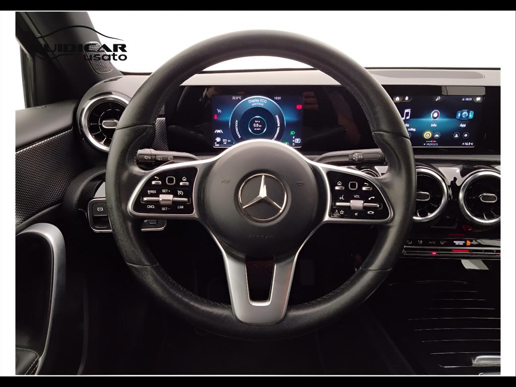Mercedes-Benz Classe A - W177 2018 - A 180 d Sport auto