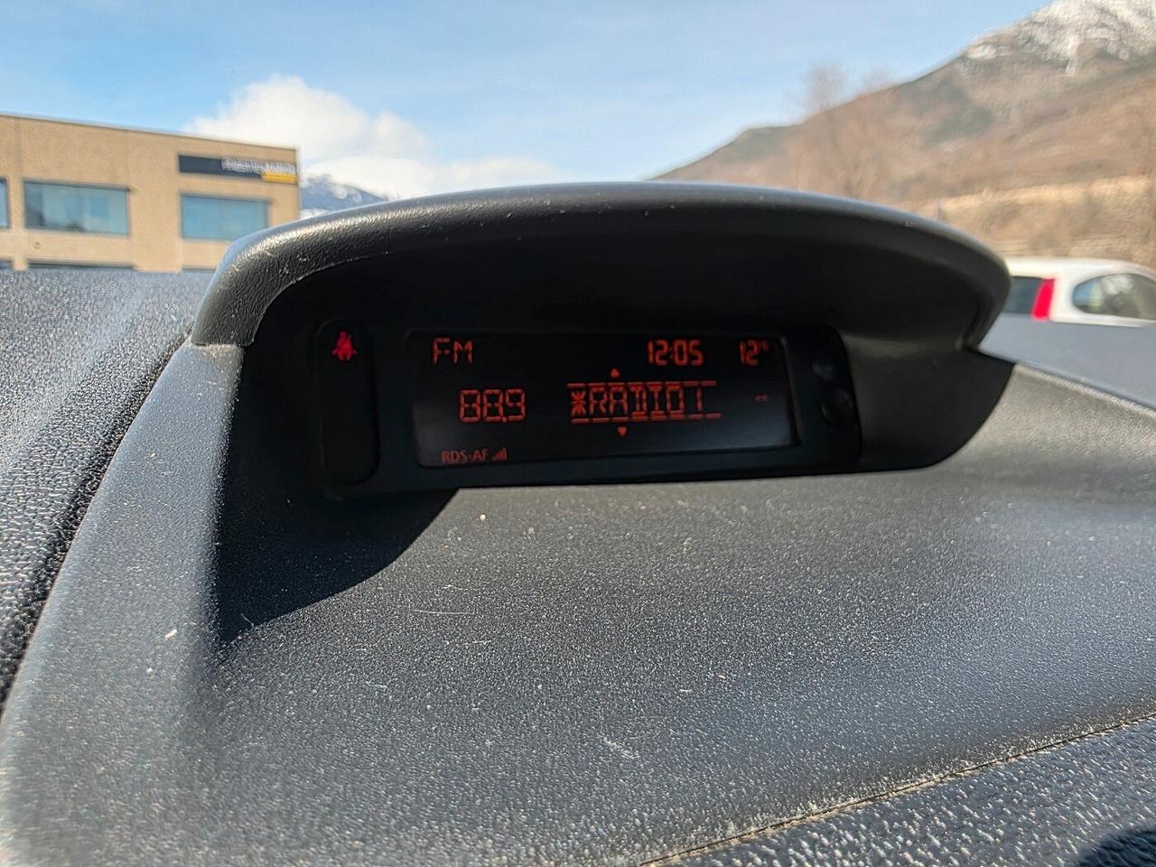 Renault Clio 1.2 16V Yahoo!