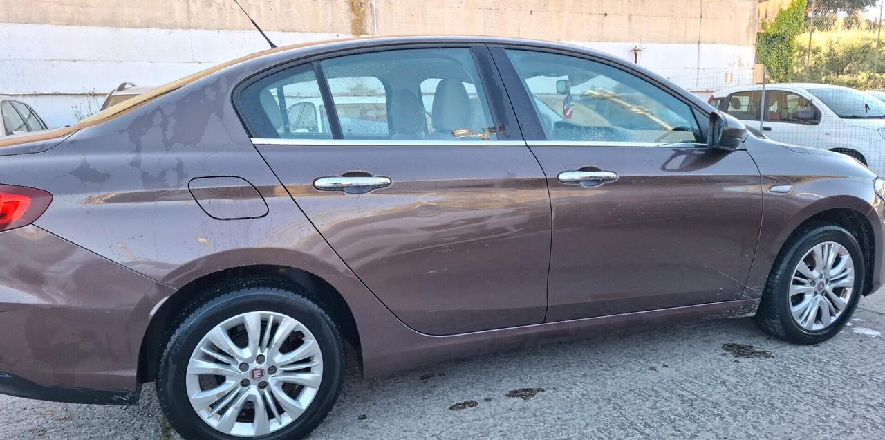 FIAT Tipo berlina mjet