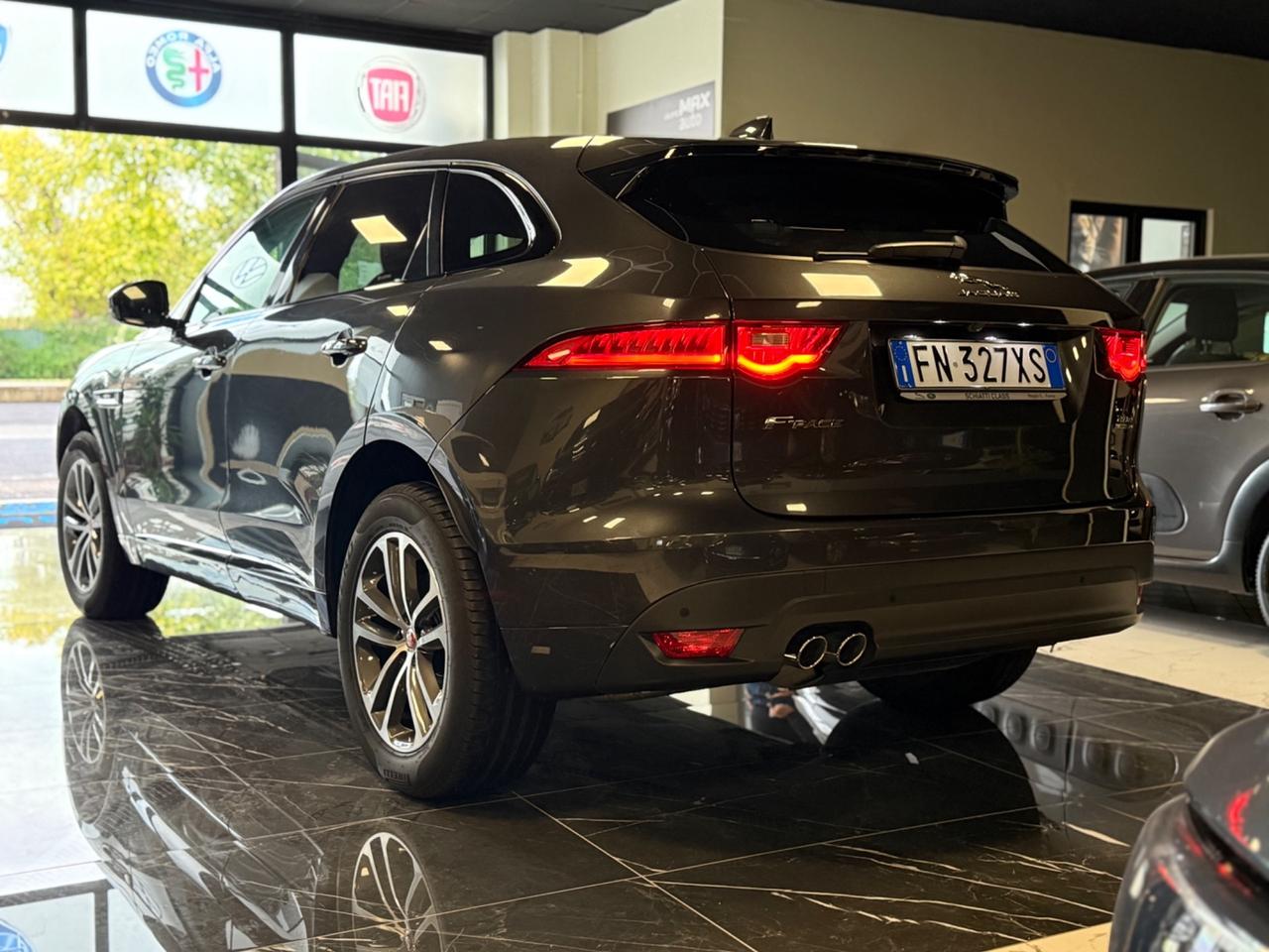 Jaguar F-Pace 2.0 D 180 CV aut. Portfolio