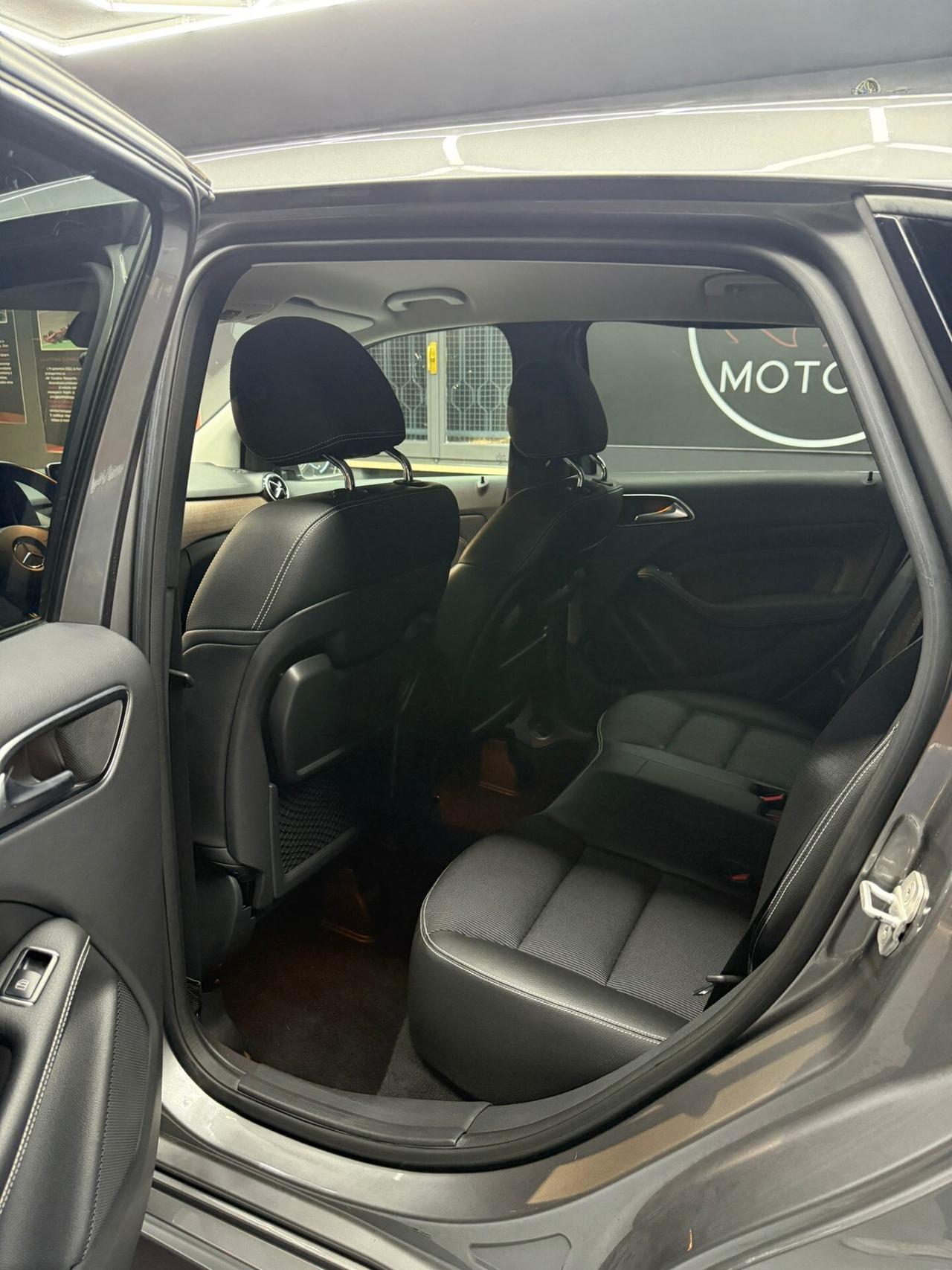 Mercedes-benz B 200 CDI 4Matic Automatic Executive