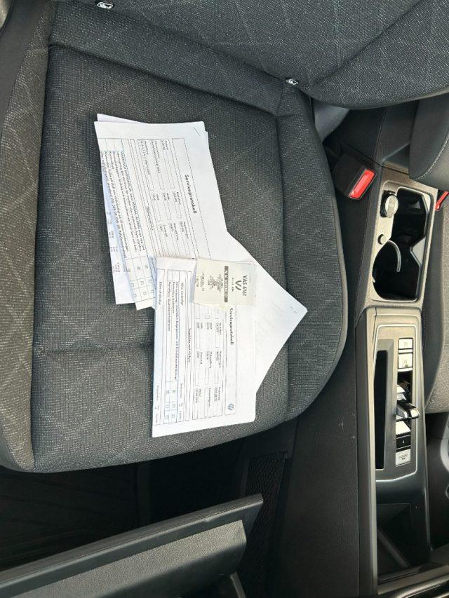 VOLKSWAGEN Golf 1.5 TGI DSG Life