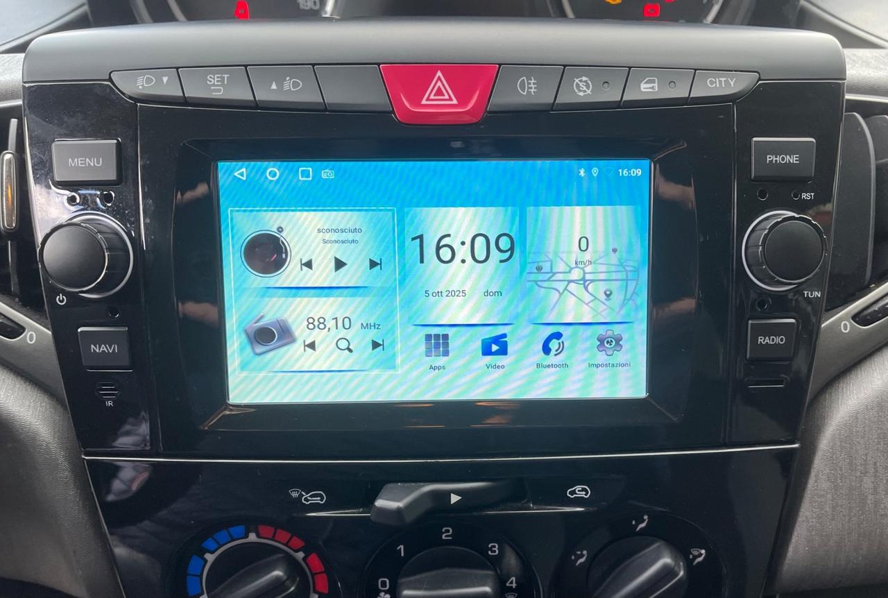 Lancia Ypsilon 1.2 69 CV5porte Silver-soloKm47500-