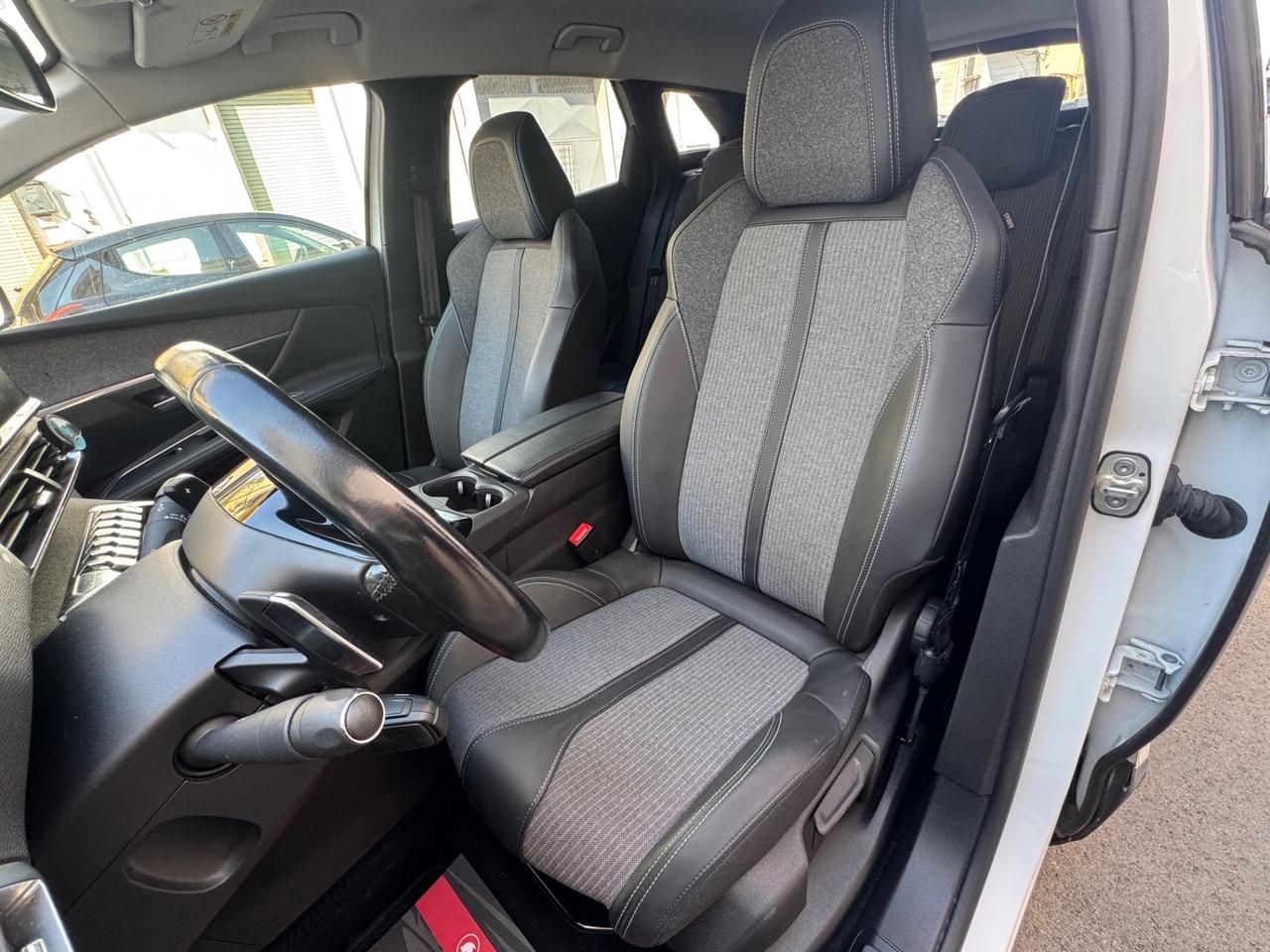 Peugeot 3008 BlueHDi 130 S&S EAT8 Allure Pack