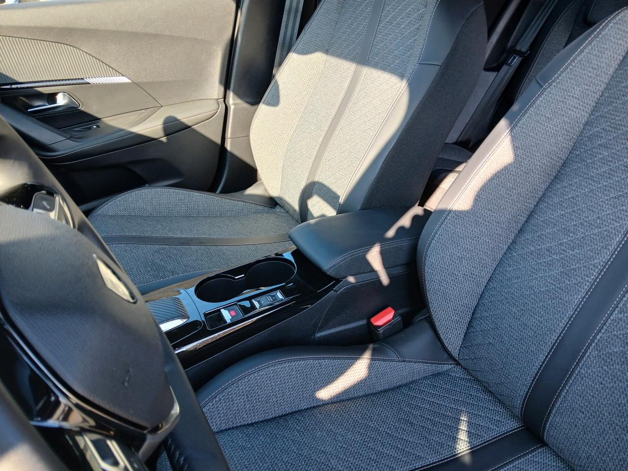 Peugeot 2008 PureTech 130 S&S EAT8 Allure Pack