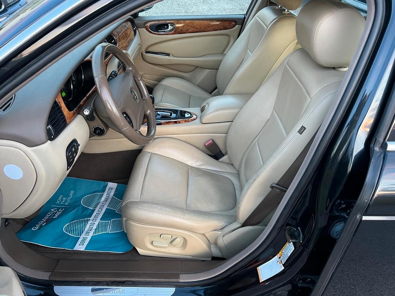 Jaguar XJ 2.7 D V6 cat Executive