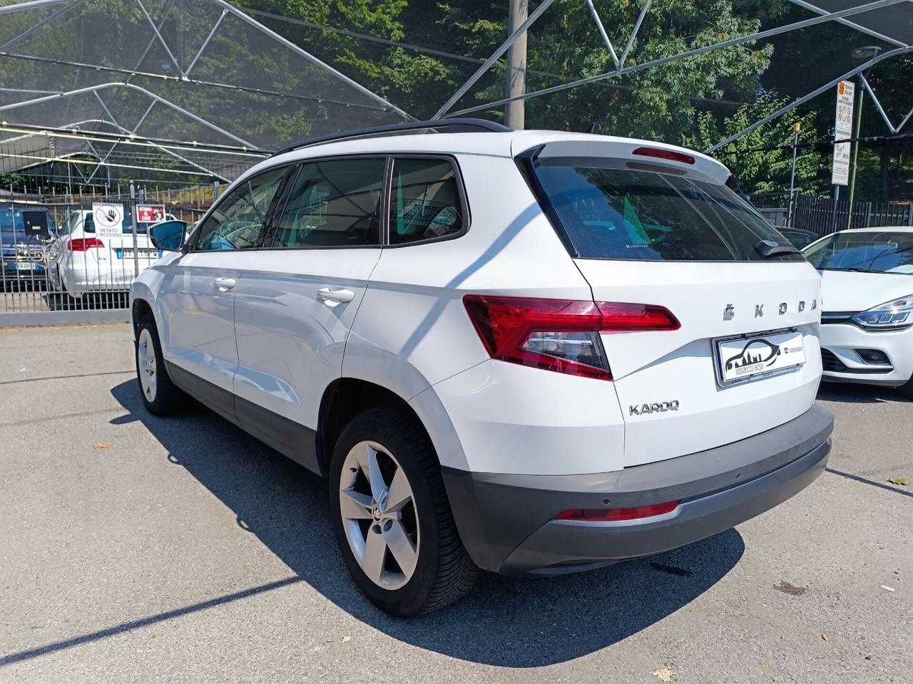Skoda Karoq 1.6 TDI SCR DSG Executive NAVI, RETROCAMERA